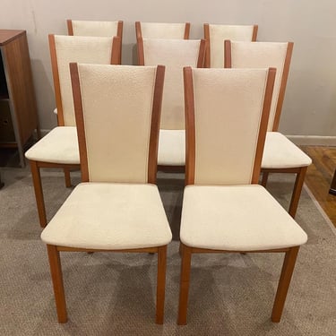 Set of 8 vintage Skovby dining chairs 