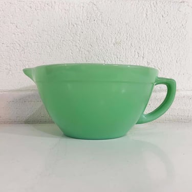 Vintage Fire King Jadeite Batter Bowl Mixing Spout Handle Fire-King  Green FireKing Jade-ite Kitchen 1950s 