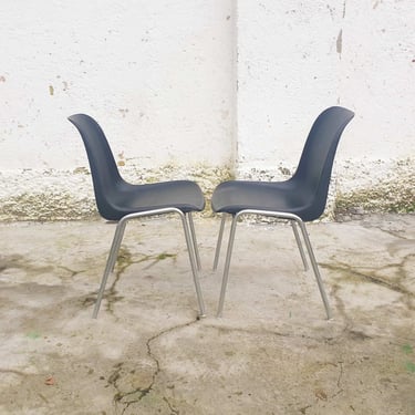 1 of 2 Vintage Black Plastic Chair / Patio Chair / Retro Plastic Chair / Beach Chair / Plastic Chair / Retro Chair / Space Age / Italy '70s 