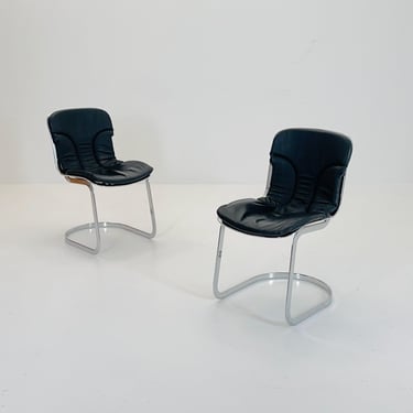 Set of 2 mid century chairs in chrome metal and black leather by Willy RIZZO for Cidue, Italy 1980s 