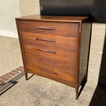 Broyhill MCM Chest of Drawers, Side Imperfections