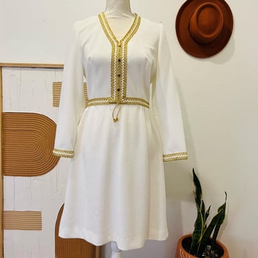 Vintage 1960s Dana Hall of California White with Gold Trim Long Sleeve Dress 