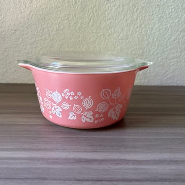 Vintage Pyrex pink Gooseberry casserole #473, 1Qt casserole dish with lid 