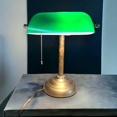 Vintage Bankers Lamp Emerald Green Glass Shade Brass Fixture Working Condition 