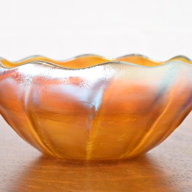 Louis Comfort Tiffany Favrile Iridescent Art Glass Bowl With Scalloped Edge