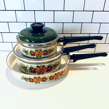 Set of Three 1960s Vintage Retro Floral Enamel Cooking Pots & Pans, MCM Vintage, 1970s Retro Kitchen, Enamel Floral Saucepans 