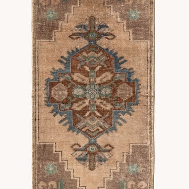 Vintage Turkish Mini Rug No. 559 | 1'6 x 3'2