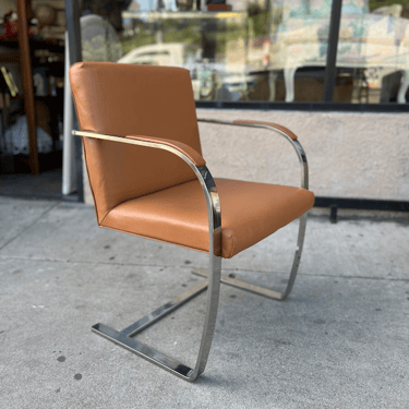 Extra Ordinary | Classic BRNO-style Leather Arm Chair