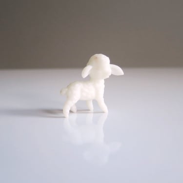 Vintage 1 inch White Plastic Sheep or Lamb, Miniature Figure 
