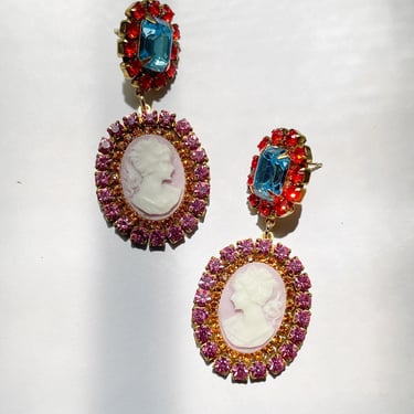 Cameo rhinestone earrings 