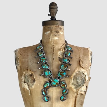 Stunning Vintage Native American Jewelry Navajo Sterling Silver Naja Tubule Necklace Stunning Vintage Native American Jewelry Navajo Sterling Silver Naja Tubule Necklace