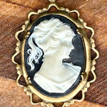 Vintage Black & White Cameo Pendant Ornate Brass Frame Victorian Style Jewelry 