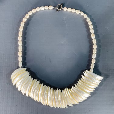 VINTAGE Ivory Beaded Pearl Necklace