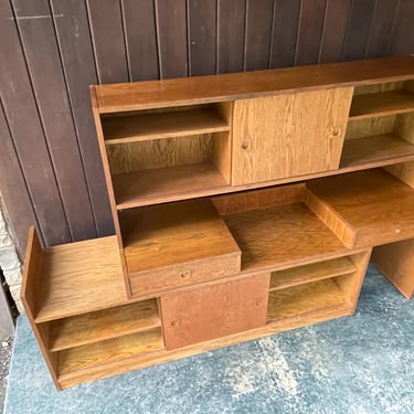 1970s Danish Oak/Teak Wall Unit Expanding Credenza Hutch Media Center Vintage Mid-Century Modern Scan 