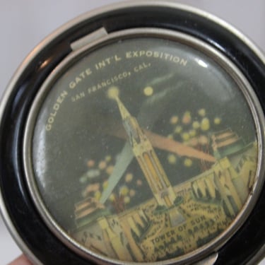 Vintage Art Deco Compact San Francisco 1939 Golden Gate International Exposition Souvenir RARE Tower of the Sun / Vanity 