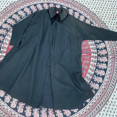 Vintage 1930’s SPOOKY black opera coat, ladies swing coat with velvet trim collar | Halloween costume, gothic, cape, dark romantic S/M 
