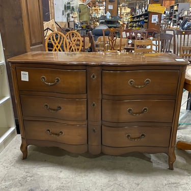 Vintage 1970s Drexel French Provincial 6-Drawer Dresser