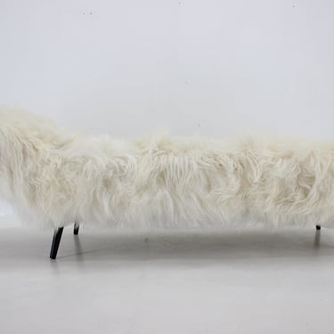 1960s Exclusive Daybed in Sheep Skin / Vintage Daybed / Mid-century / White Colour / 