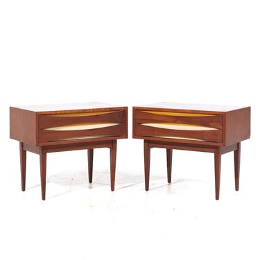 Arne Vodder Style West Michigan Furniture Walnut Nightstands - Pair - mcm 