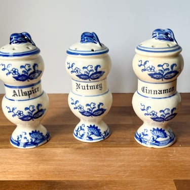 Porcelain Blue Onion Spice Shakers. Vintage Blue and White Spice Jars. Vintage Blue Danube Kitchen Decor. 