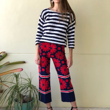1960's Printed Pants / Cropped Cotton Modern Capris / High Waisted Hourglass Fitted Pants / Navy Blue Cherry Red Floral Slacks / Resortwear 