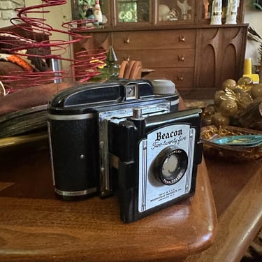 1950s Beacon Two Twenty Five Box Camera - Vintage Photograph - Bakelite - Untested 