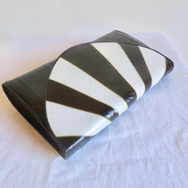 1980's Black and White Geometric Design Snakeskin Clutch Convertible Purse Shoulder Strap Large Size New Wave Style 80's Handbags J. Renee 