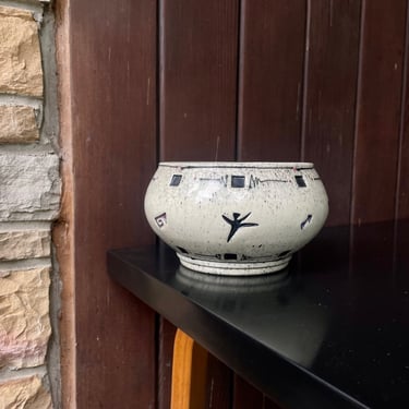 Vintage Glazed Stoneware Native Incised Motif 