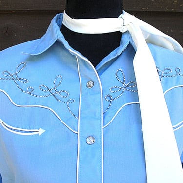 Ely Plains Womens Vintage Western Shirt, Medium Blue, Embroidered Rodeo Queen Blouse, Cowgirl Top, Size 9-10, Small (see meas. photo) 