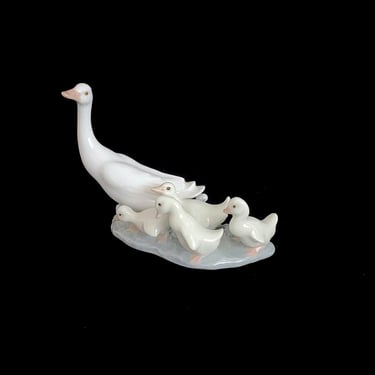 Vintage Retired Spanish Porcelain LLADRO Mother Duck and Ducklings Figurine Sculpture #1307 Spain Daisa 