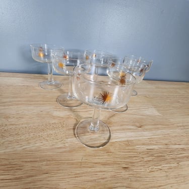 Set of 6 Starburst Pattern Champagne Glasses 