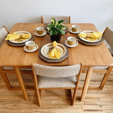 Petite Dining Set with Leaf and 4 Chairs