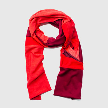 Red 'all-over reroll' scarf