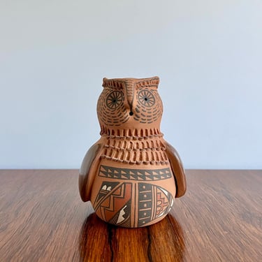 Vintage Mary Tsosie Jemez Pueblo Pottery Owl Figurine 