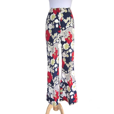 1970s Vintage Floral Flare Leg Pants, Red, White and Blue, Daisies, Country Set Label, Mod Style Vintage Clothes, Cotton Pants, 24 W 