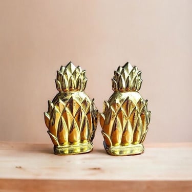 VINTAGE inspired solid brass bookends Luxurious solid brass pineapple bookends for library Refined Newport pineapple bookends for display 