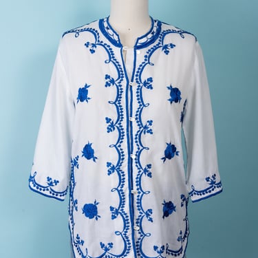 1970s Leandra White Kaftan Top with Blue Embroidery and 3/4 Bell Sleeves 