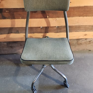 Vintage Rolling Chair 19 x 34.5 x 22