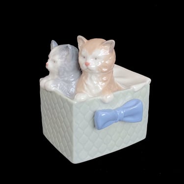 Vintage Fine Spanish Porcelain NAO by Lladro Kitten Cats in a Gift Box Figurine Spain Daisa 1988 