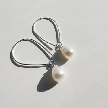 Aphrodite Pearl Drop Earrings