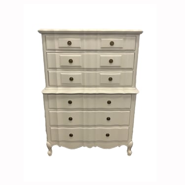 AVAILABLE: Thomasville Chest of Drawers 