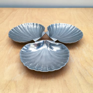 Pewter by Carson of Freeport PA, Vintage Metal Clam Shell Footed Bowl, Silver Tray Dish for Trinkets Rings Candy Nuts 