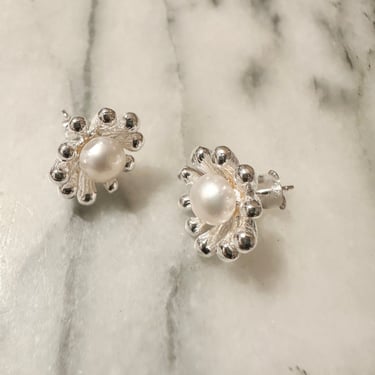 Amar Fresh Pearl Earrings