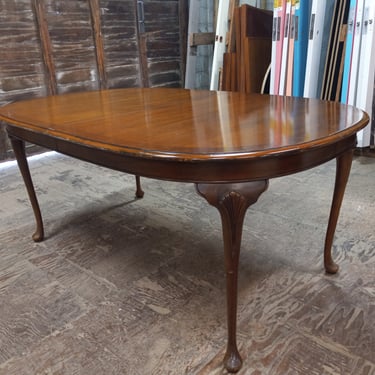 Rounded Dining Table with Leaf 44 x 29.75 x 67.5