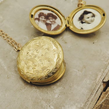 Personalized Locket in Gold, Locket with Photos, Memory Gift, Flower Pendant on Antiqued Gold Chain, Initial Necklace, Valentine's Day 