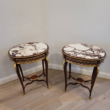 Fine Pair of French Louis XV Style Francois Linke Attrib Gilt Bronze Mounted Two-Tier Mahogany Side Tables Late 19th/Early 20th Century 
