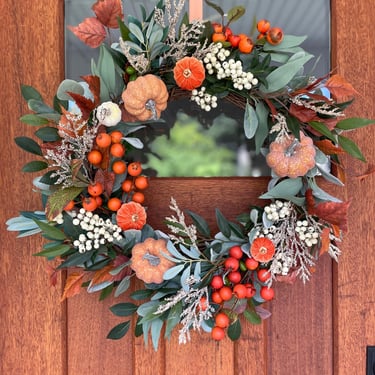 Modern Lambs Eat and Berry Fall wreath, Pumpkin and orange wreath, Fall farmhouse decor, Front porch wreath, Front Door wreath 