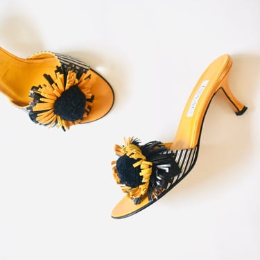Vintage 90s 00s Sun Flower High heels Slides Mules with Flowers Size 7 High Heel Sandals Slides Yellow Black White Flower Shoes Isaac 