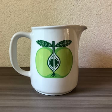 Arabia Finland Pomona Green Apple 42 ounce Pitcher, Raija Uosikken 