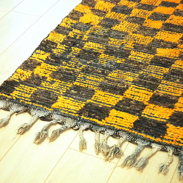 Vintage handwoven checkered berber tribal Moroccan rug, 2'8'' X 5'6'' - shipping included in pricing! 